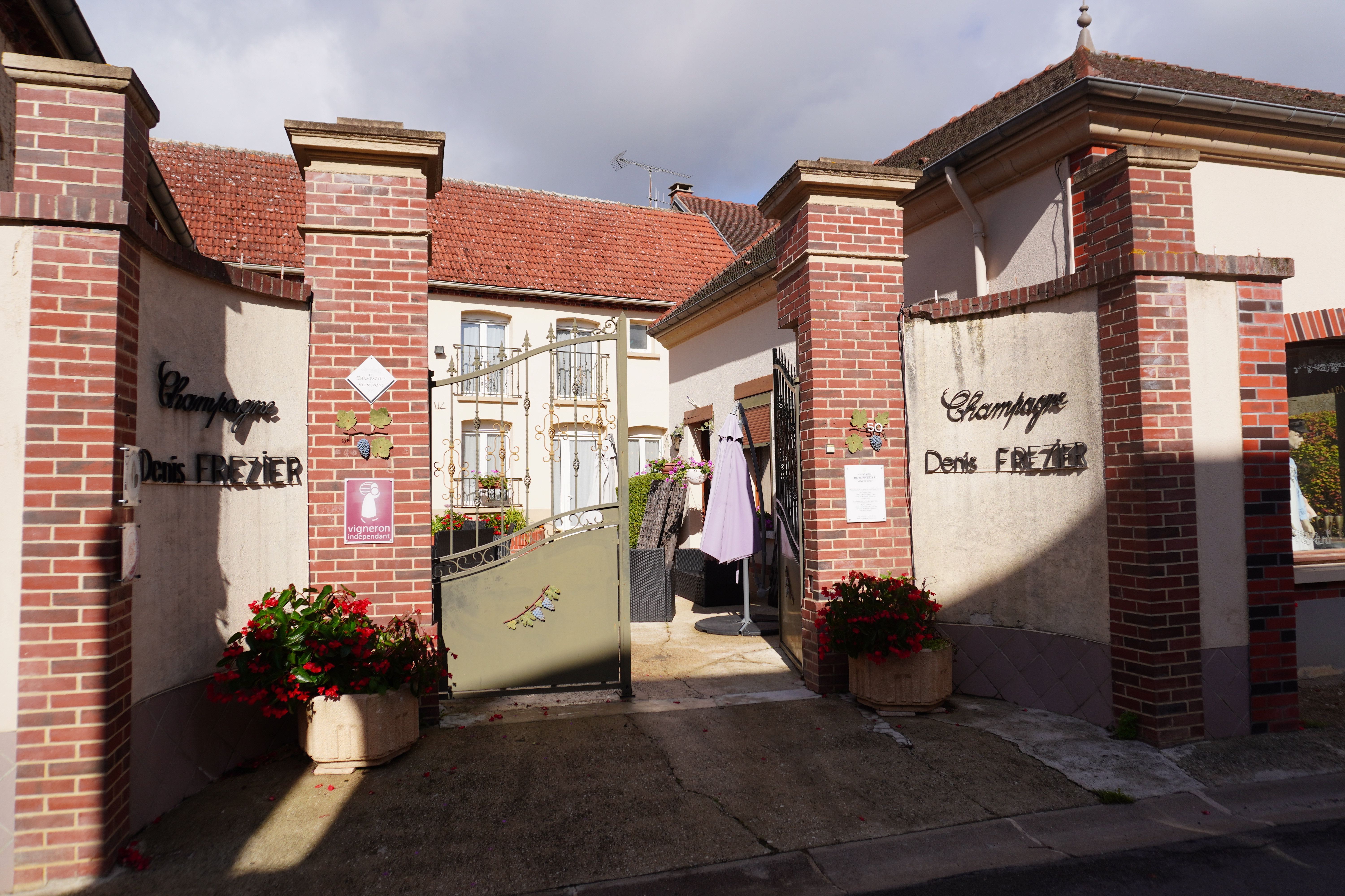 Denis Frézier｜ ヌーヴェル・セレクション Nouvelles Selections Inc